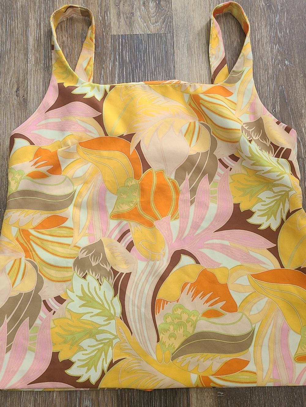 Zara retro floral tank top featuring a 70s-inspired psychedelic print Size Large